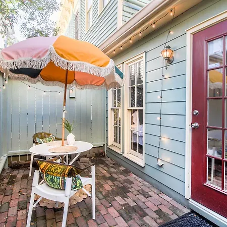 Private Patio Retreat In Charming Downtown Apartment Savannah Exterior photo