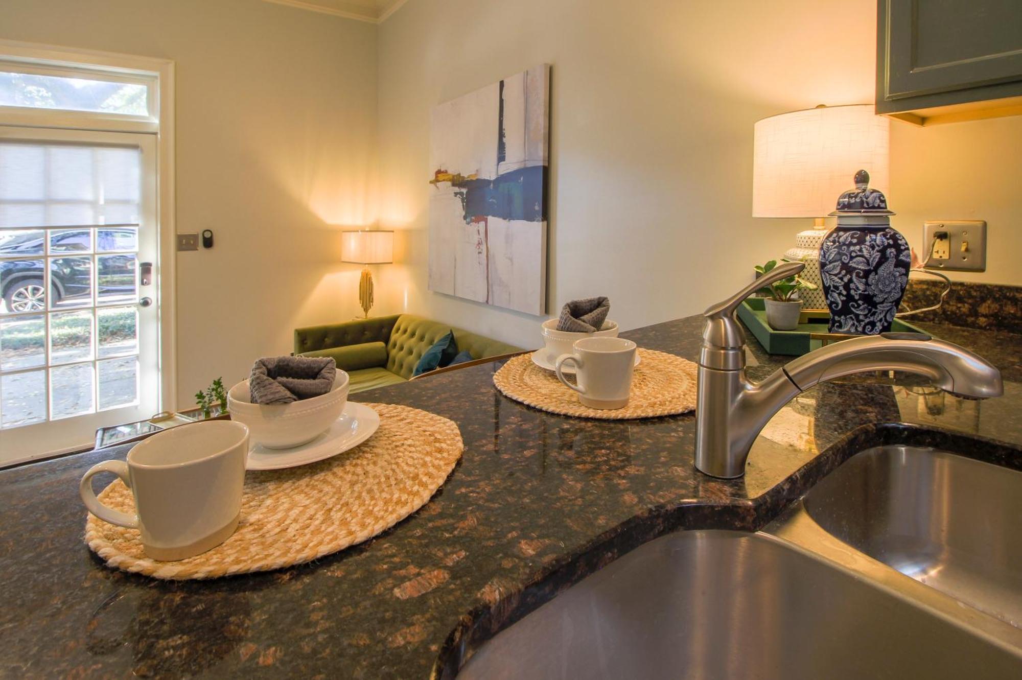 Appartement Private Patio Retreat In Charming Downtown